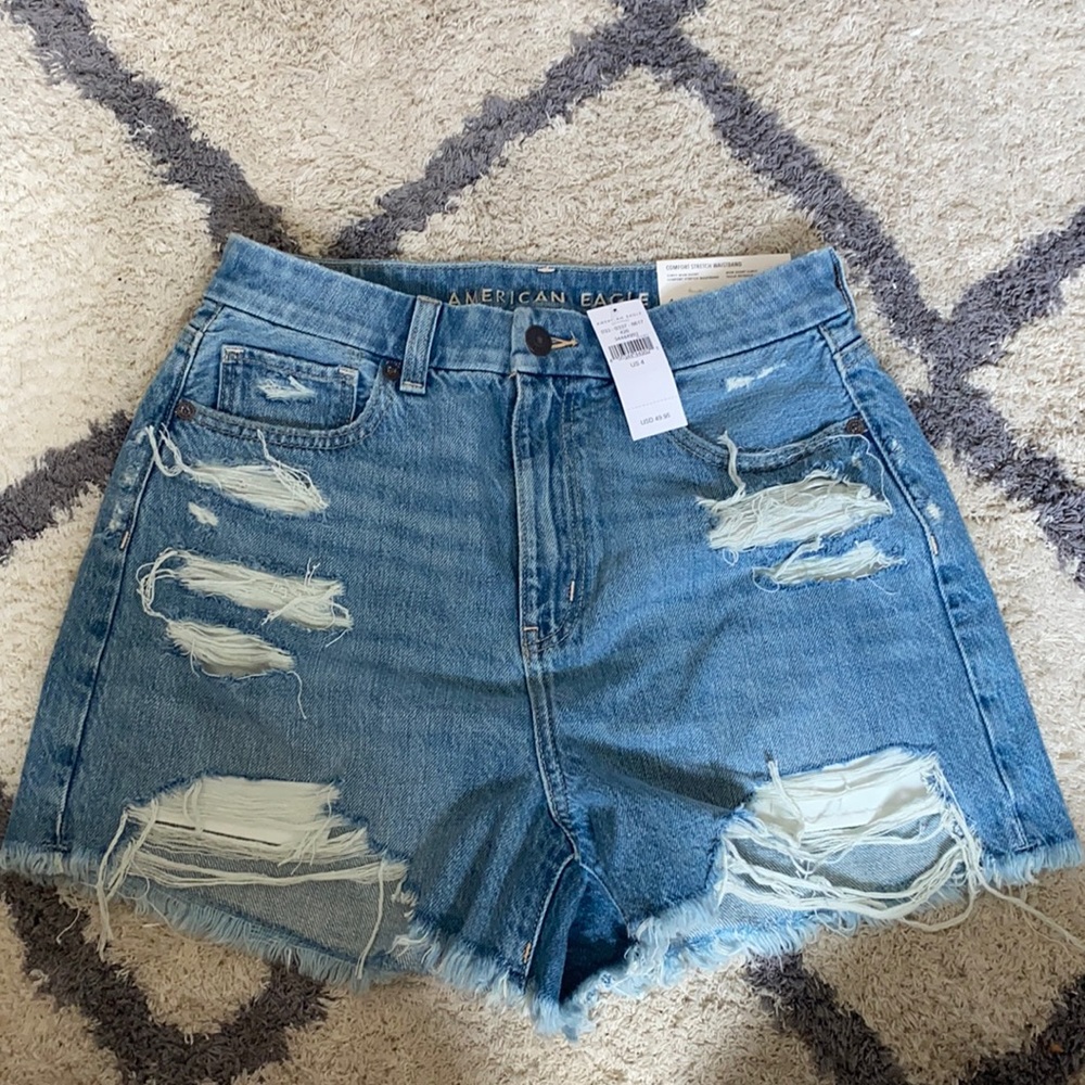 COPY - NWT American Eagle ripped jean shorts 4/27W